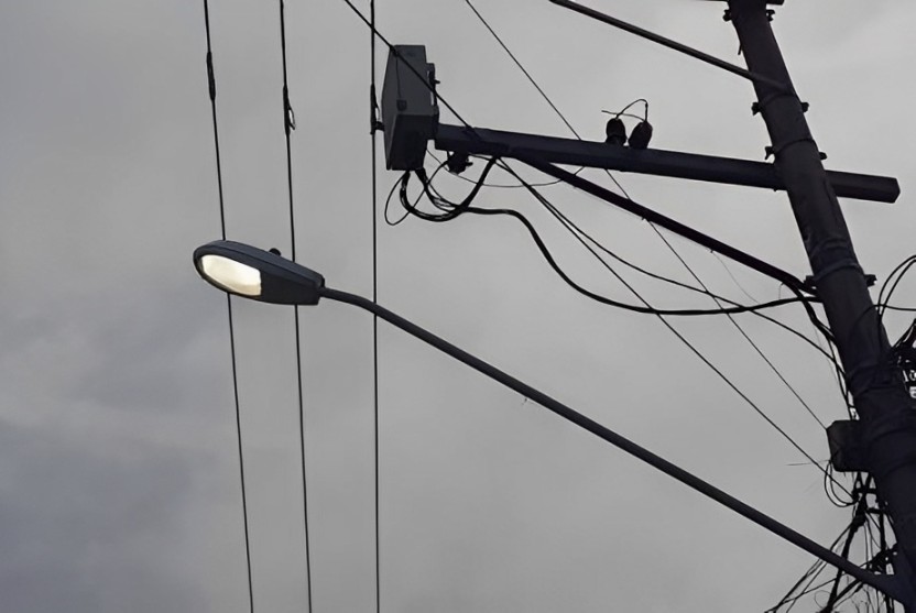 Prefeitura de Pinheiros apresenta Whatsapp para moradores solicitarem troca de lâmpadas queimadas na iluminação pública